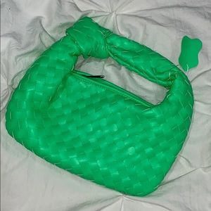 Green clutch